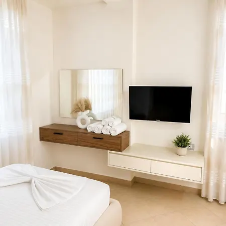 Joel Luxury Seascape