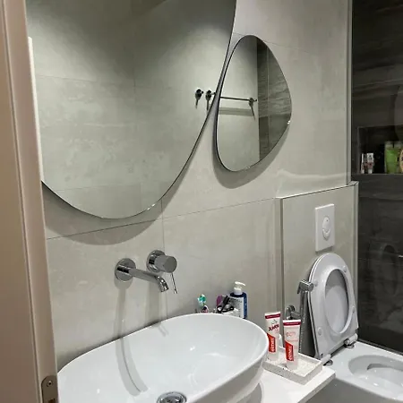 Joel Luxury Seascape Apartment Sarande